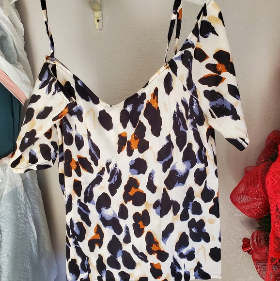 Tops - Cold Shoulder Cheetah Top 🐆